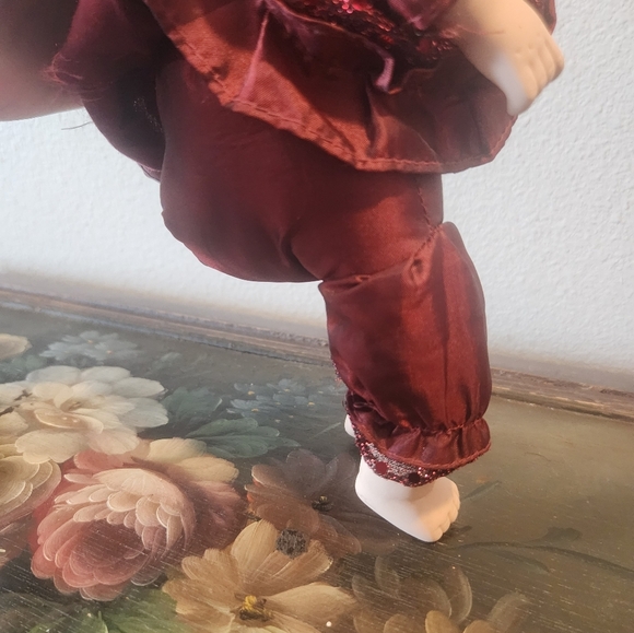 Vintage Dan Dee Collectors Edition Porcelain Doll - Picture 6 of 9